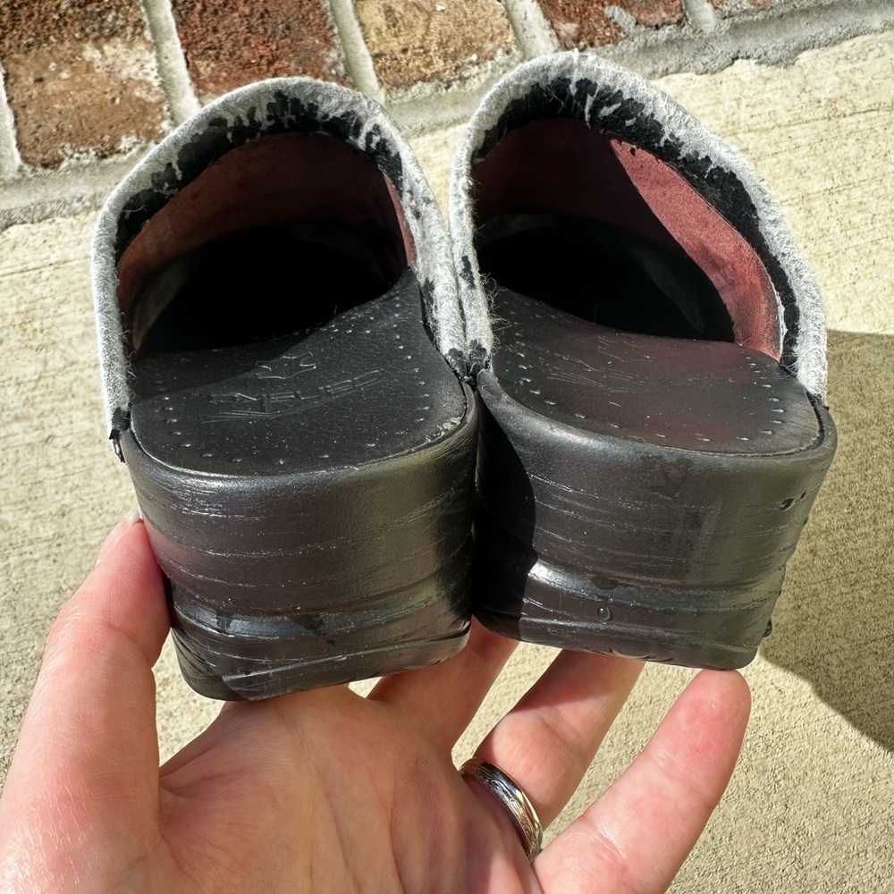 Dansko Professional Clogs Size 37 (US 6.5-7) Burgundy Comfort Shoes GUC Nursing - Picture 3 of 6